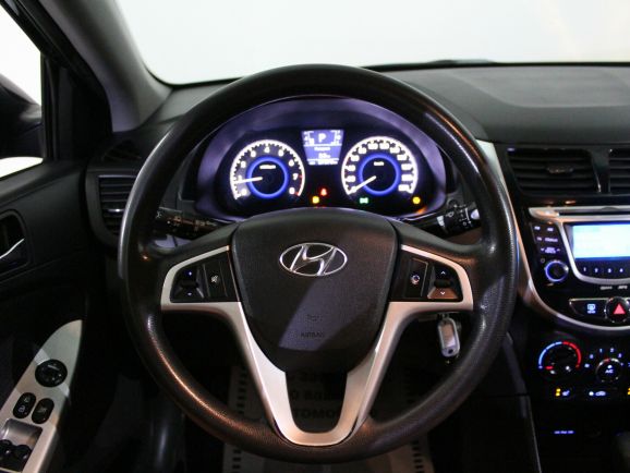 Hyundai Solaris Family, 1.6 л, АТ, 2013 фото 2