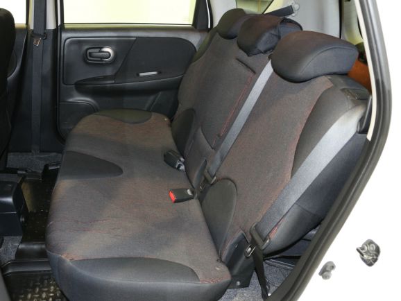 Nissan Note Luxury, 1.6 л, МТ, 2013 фото 2