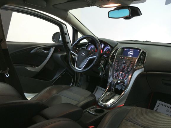 Opel Astra, 1.6 л, АТ, 2011 фото 7