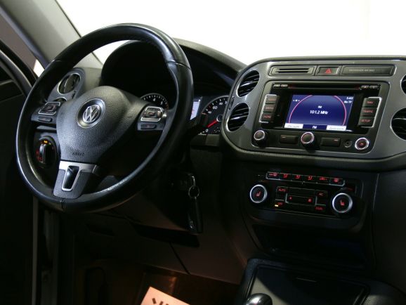 Volkswagen Tiguan, 2.0 л, АТ, 2012 фото 1