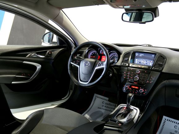 Opel Insignia, 2.0 л, АТ, 2012 фото 7