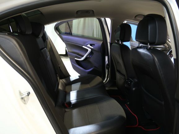 Opel Insignia, 2.0 л, АТ, 2012 фото 8