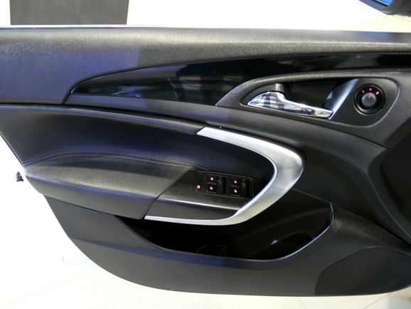 Opel Insignia, 2.0 л, АТ, 2012 фото 10