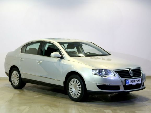 Volkswagen Passat, 1.8 л, Робот, 2009 фото 4