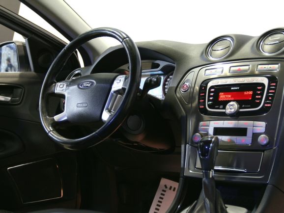 Ford Mondeo Titanium, 2.3 л, АТ, 2010 фото 2