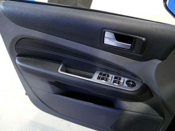 Ford Focus, 2.0 л, АТ, 2010 фото 2