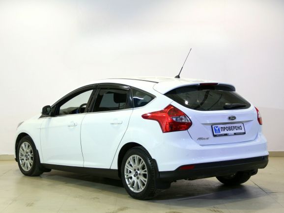 Ford Focus, 1.6 л, Робот, 2015 фото 5