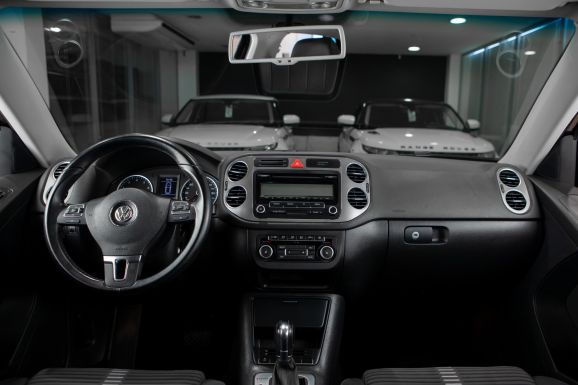 Volkswagen Tiguan, АТ, 2011 фото 10