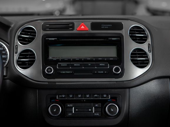 Volkswagen Tiguan, АТ, 2011 фото 12