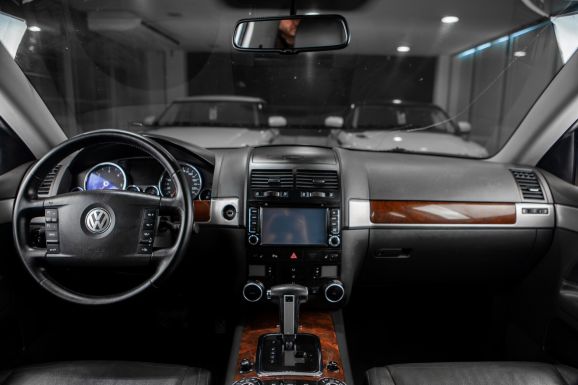 Volkswagen Touareg, АТ, 2008 фото 11