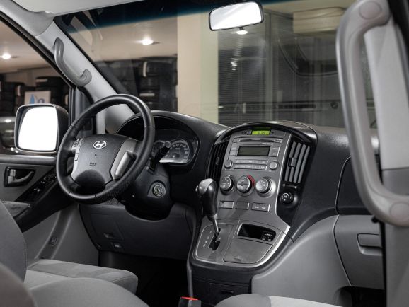 Hyundai H-1, АТ, 2012 фото 7