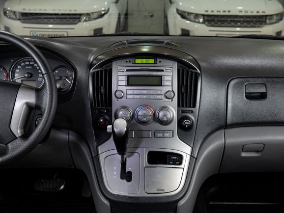 Hyundai H-1, АТ, 2012 фото 12