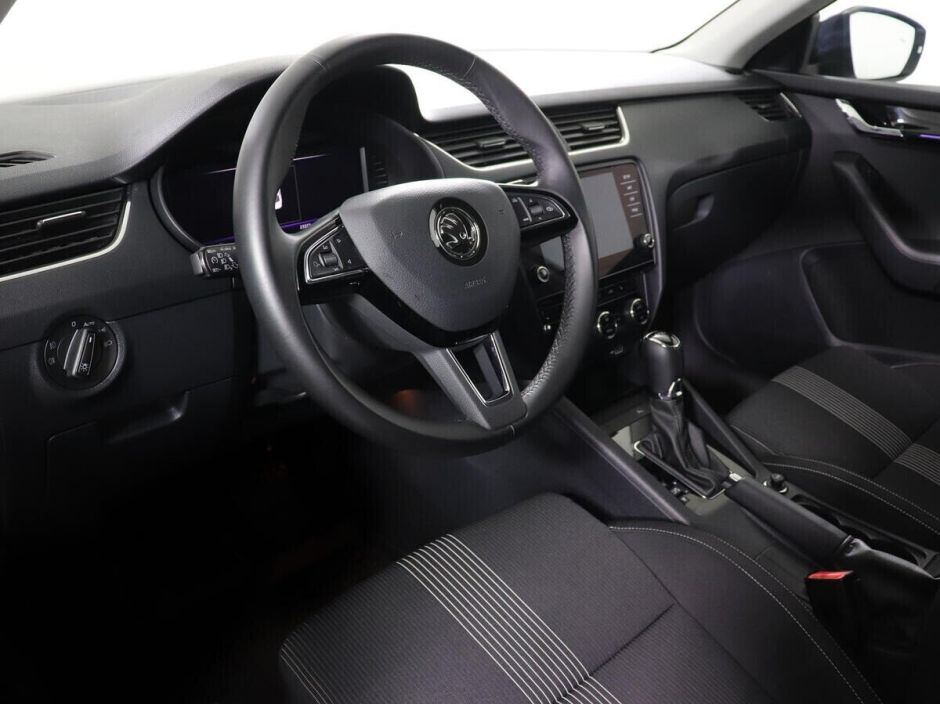 Skoda Octavia, 1.8 л, Робот, 2020 фото 7