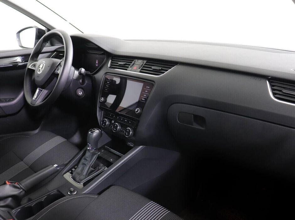 Skoda Octavia, 1.8 л, Робот, 2020 фото 2
