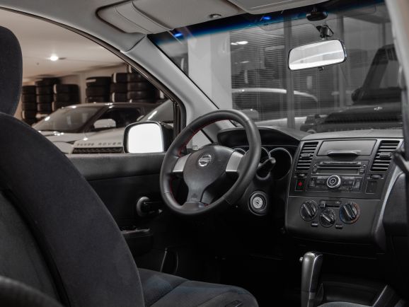 Nissan Tiida, АТ, 2010 фото 7