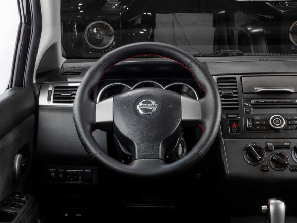 Nissan Tiida, АТ, 2010 фото 9