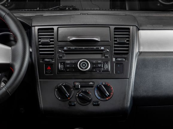 Nissan Tiida, АТ, 2010 фото 10