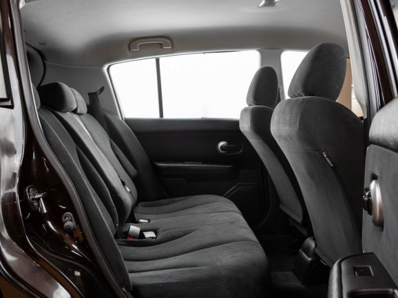 Nissan Tiida, АТ, 2010 фото 2