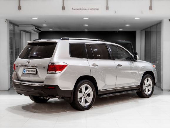 Toyota Highlander, АТ, 2011 фото 4