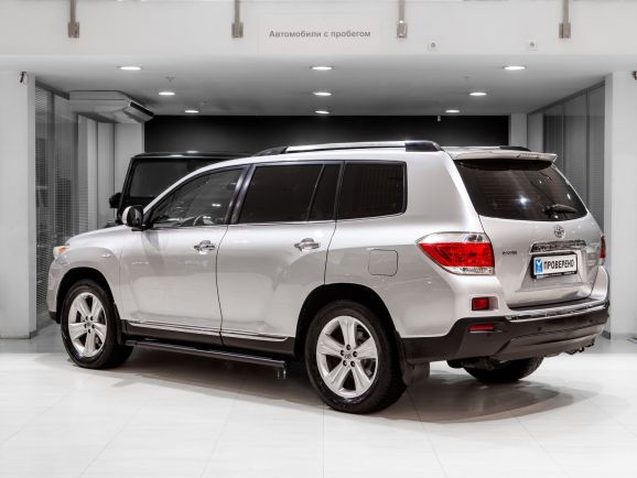 Toyota Highlander, АТ, 2011 фото 6