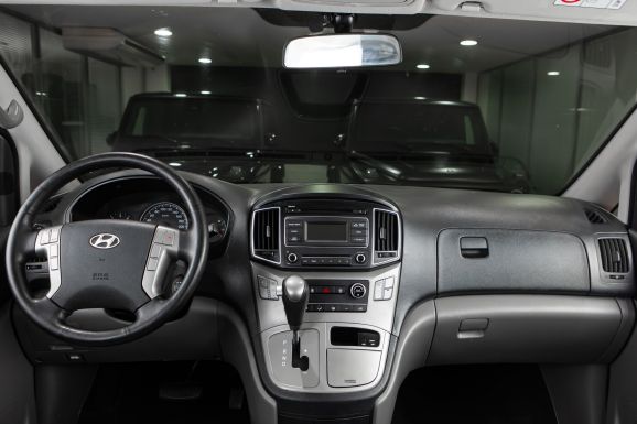 Hyundai H-1, АТ, 2015 фото 9