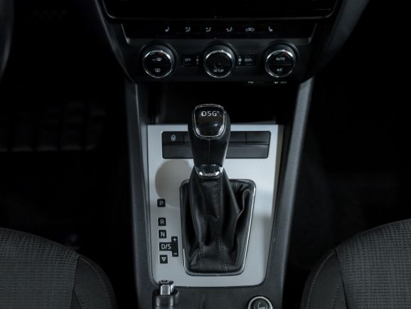 Skoda Octavia, Робот, 2013 фото 17