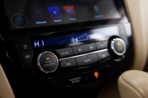 Nissan X-Trail, Вариатор, 2015 фото 18