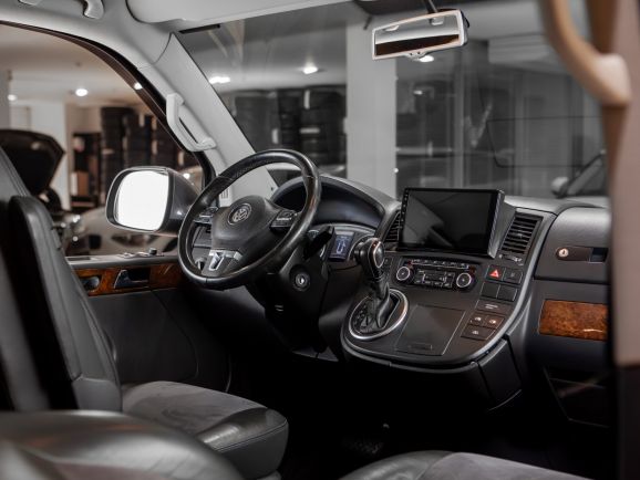 Volkswagen Multivan, Робот, 2011 фото 7