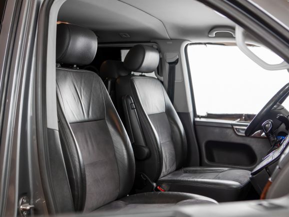 Volkswagen Multivan, Робот, 2011 фото 1