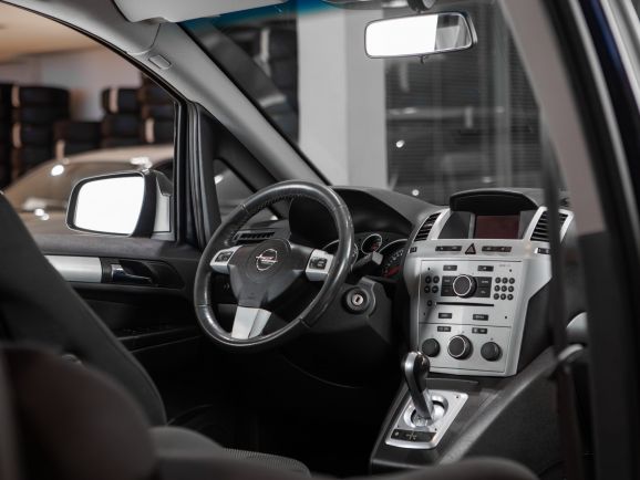 Opel Zafira, Робот, 2012 фото 7