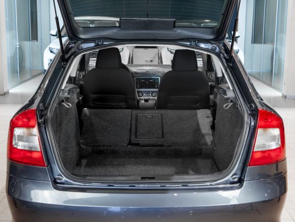 Skoda Octavia, Робот, 2010 фото 2