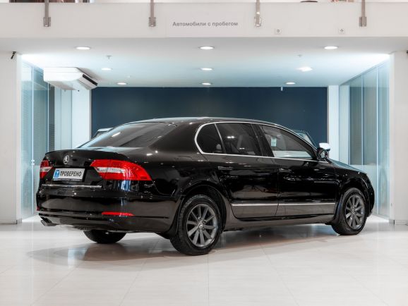 Skoda Superb, Робот, 2014 фото 4