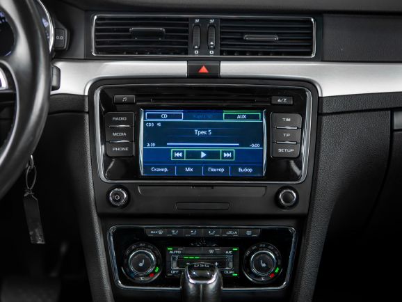 Skoda Superb, Робот, 2014 фото 15