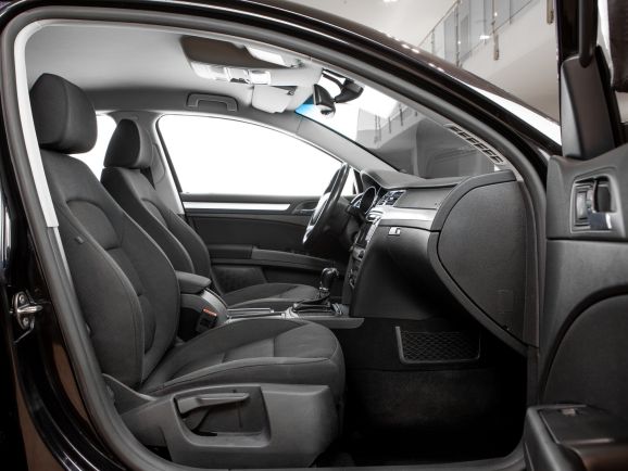 Skoda Superb, Робот, 2014 фото 16