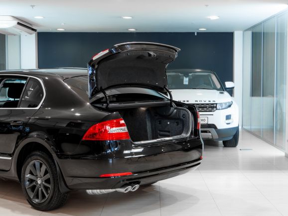 Skoda Superb, Робот, 2014 фото 2