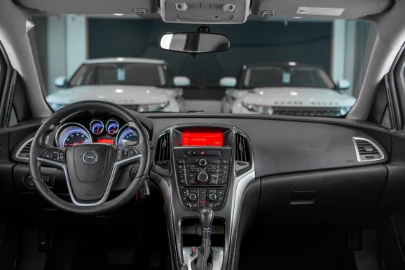 Opel Astra, АТ, 2012 фото 12