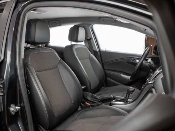 Opel Astra, АТ, 2012 фото 14