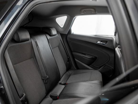 Opel Astra, АТ, 2012 фото 2