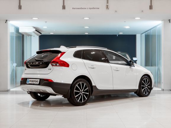 Volvo V40, Робот, 2014 фото 4