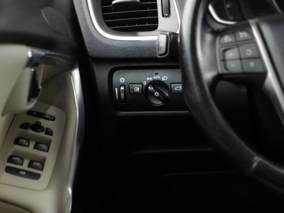 Volvo V40, Робот, 2014 фото 10