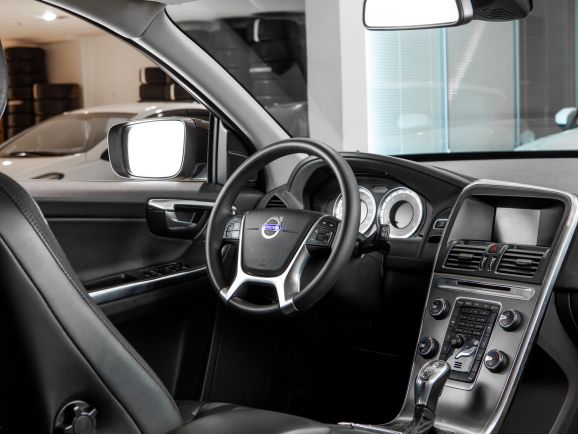 Volvo XC60, АТ, 2012 фото 7