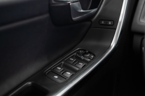 Volvo XC60, АТ, 2012 фото 15