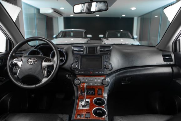 Toyota Highlander, АТ, 2012 фото 7