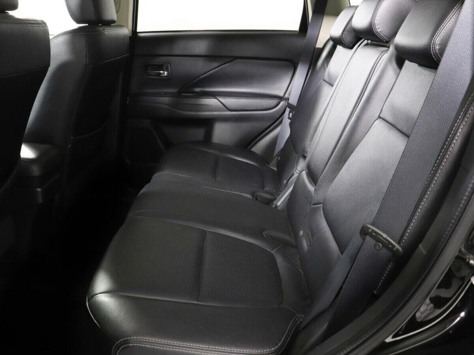 Mitsubishi Outlander, 2.4 л, Вариатор, 2015 фото 1