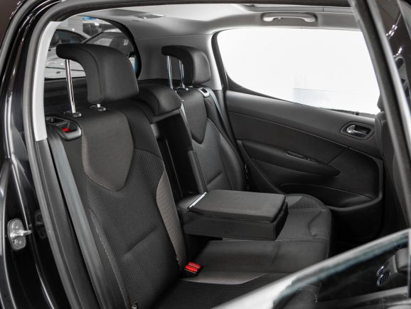 Peugeot 308, АТ, 2010 фото 2