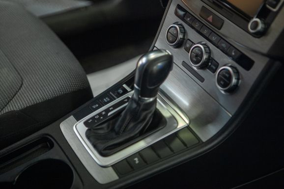 Volkswagen Passat, Робот, 2012 фото 15