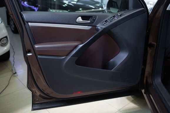 Volkswagen Tiguan, АТ, 2015 фото 10