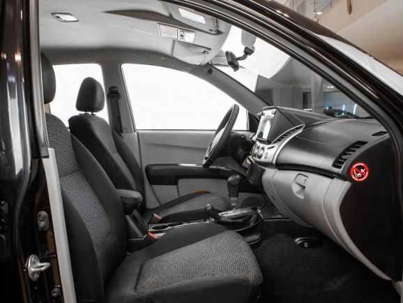 Mitsubishi L200, АТ, 2012 фото 2