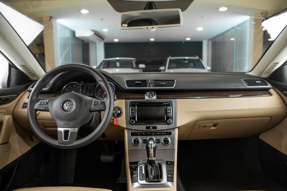 Volkswagen Passat CC, Робот, 2012 фото 11