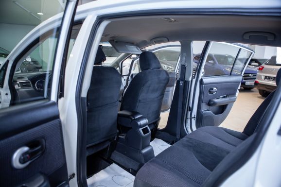 Nissan Tiida, АТ, 2011 фото 8